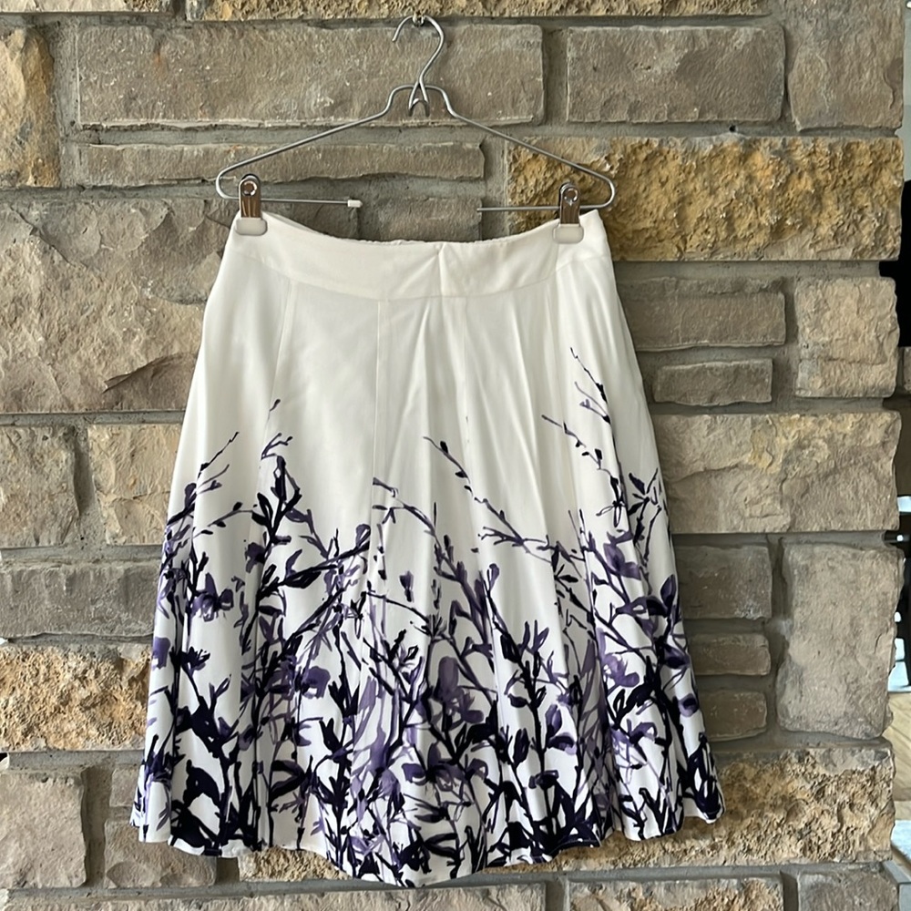 Coldwater Creek White A-line Skirt with Purple Floral Print Size Small (6-8)